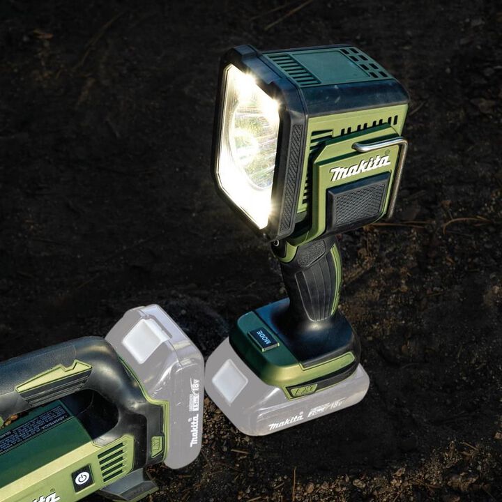 Makita 18V LXT Outdoor Adventure LED Flashlight Spotlight (Bare Tool)